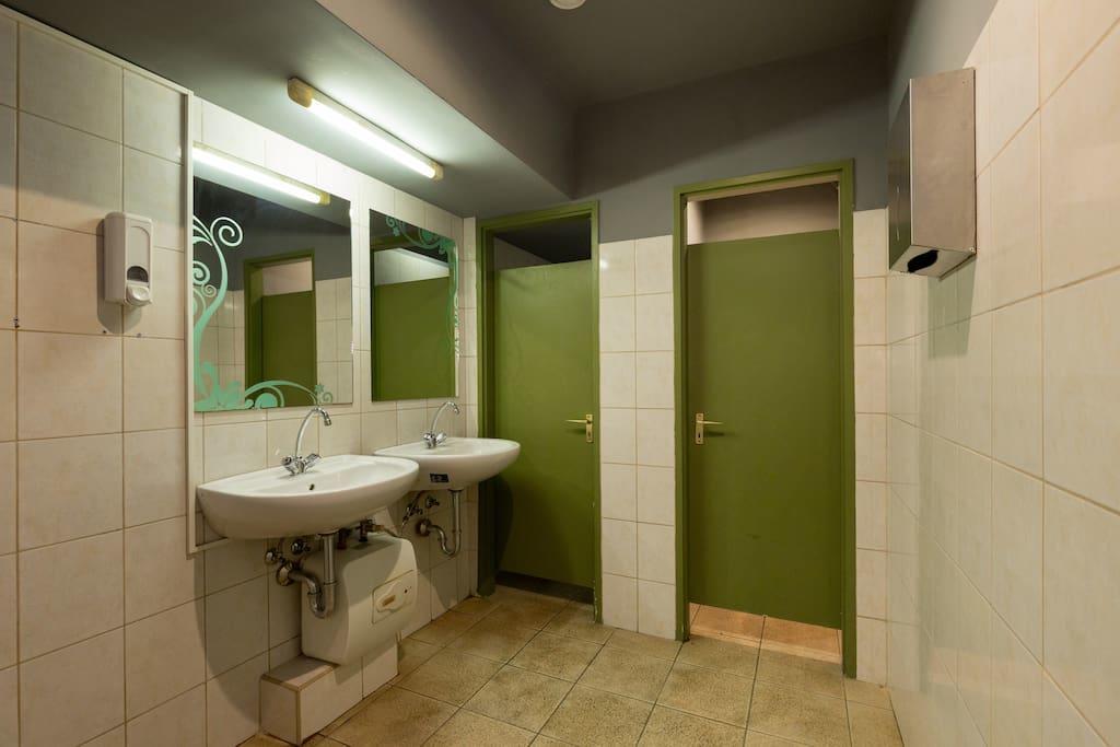 The Bachelor Bar - Bunker | Private Club Villa Budapest Luaran gambar
