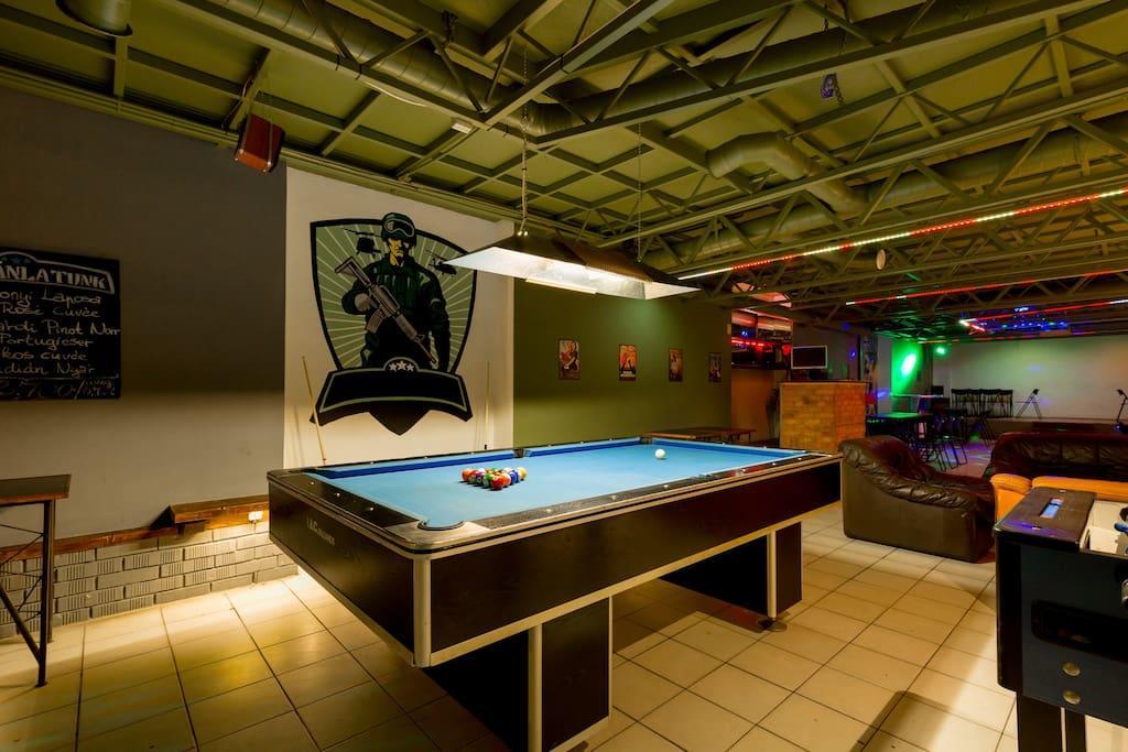 The Bachelor Bar - Bunker | Private Club Villa Budapest Luaran gambar