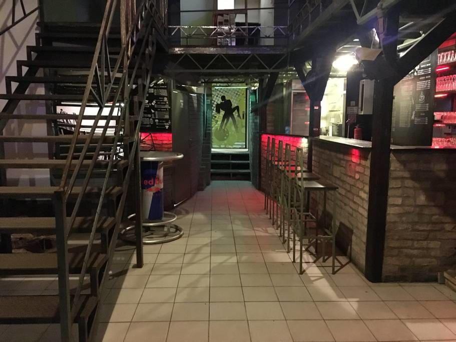 The Bachelor Bar - Bunker | Private Club Villa Budapest Luaran gambar